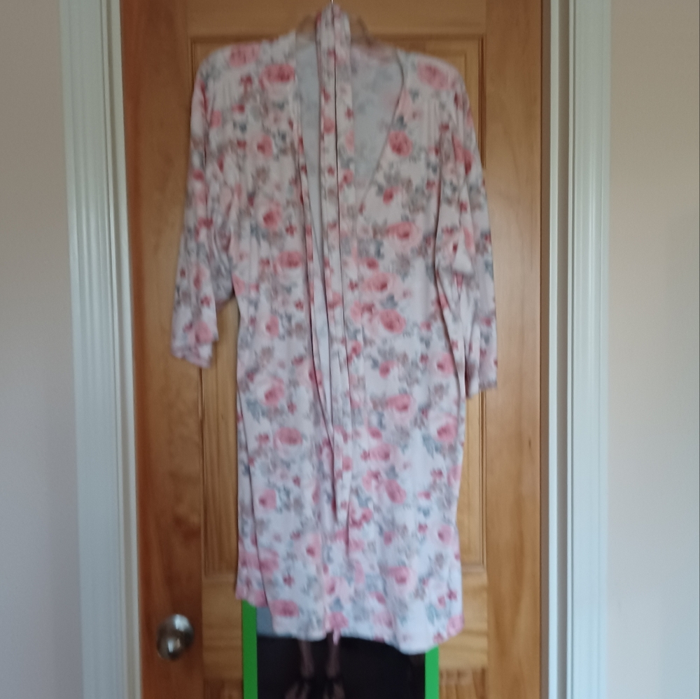 Flora Nikrooz robe size Large